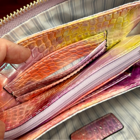💐5/$25 Jen & Co Tie Dye Faux Alligator Crossbody Bag Wristlet NWT Rainbow Colors - Picture 6 of 14